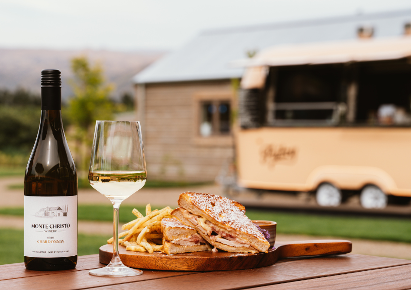 Monte Christos Fritzy Food Trailer