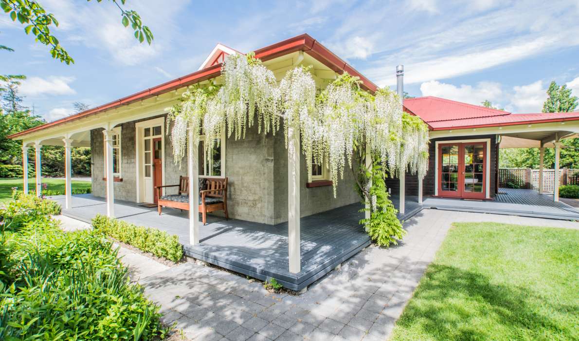 Hartley Homestay bed and breakfast accommodation in Clyde, Central Otago