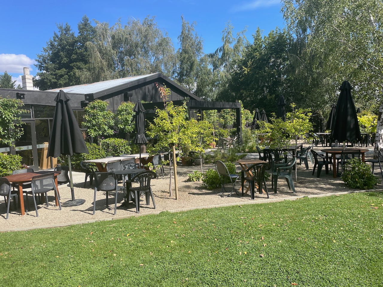 Orchard Garden outdoor café in Clyde